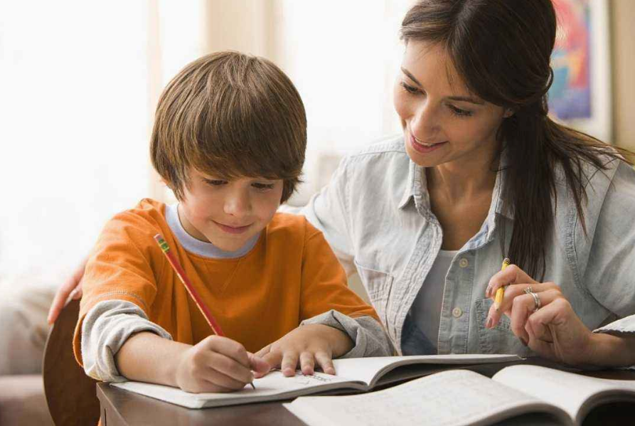 輔導(dǎo)功課就著急上火怎么辦 怎么正確的輔導(dǎo)孩子做作業(yè)