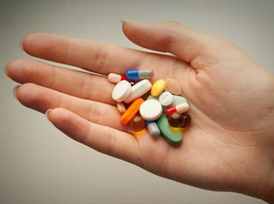 痛風熬夜喝酒看世界杯能吃藥嗎 痛風者不宜熬夜喝酒 痛風熬夜喝酒看世界杯能吃藥嗎 痛風者不宜熬夜喝酒