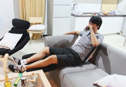 痛風熬夜喝酒看世界杯能吃藥嗎 痛風者不宜熬夜喝酒 痛風熬夜喝酒看世界杯能吃藥嗎 痛風者不宜熬夜喝酒