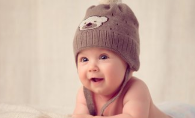 寶寶愛臉沖上睡覺怎么辦 要提前給寶寶睡枕頭嗎