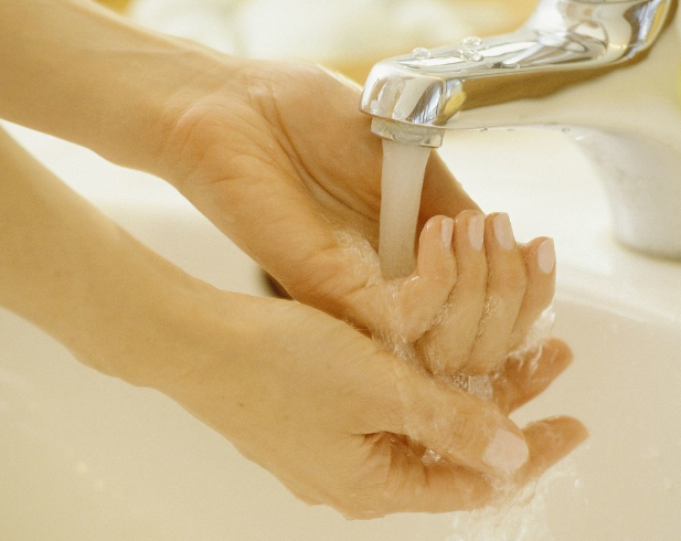 接觸了手足口病小孩怎么辦 洗手消毒正確洗手方法2018