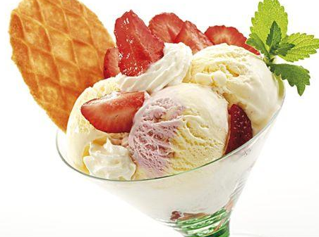 夏天小朋友怎樣吃冰淇淋 千萬不要飯后馬上吃 夏天小朋友怎樣吃冰淇淋 千萬不要飯后馬上吃