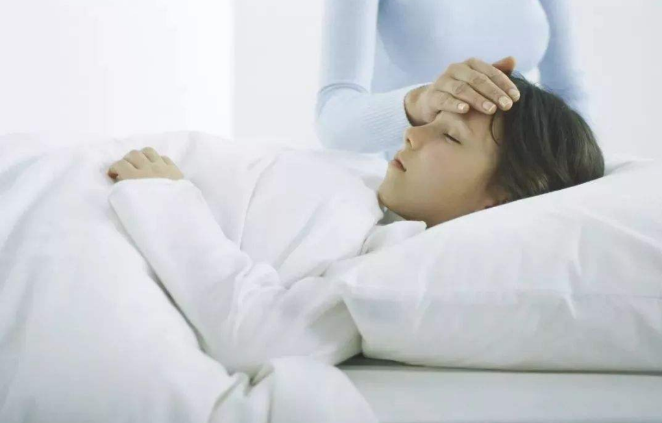 孩子腸病毒感染有哪些前兆 寶寶腸病毒感染會引起什么