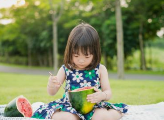 小孩過敏性腸炎和奶粉有關系嗎2018 小孩過敏性腸炎只能母乳嗎