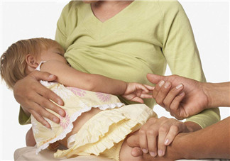 產后媽媽為什么會漏奶 哺乳期漏奶奶水會變少嗎