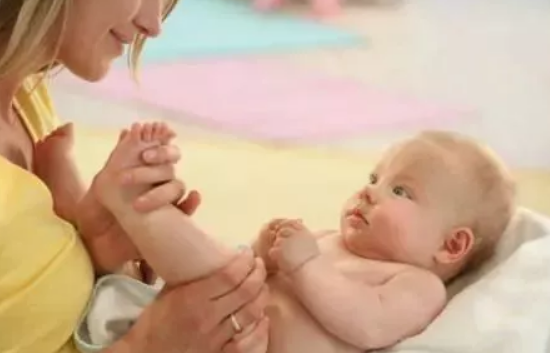 寶寶有鼻痂怎么清理2018 寶寶鼻塞怎么預(yù)防