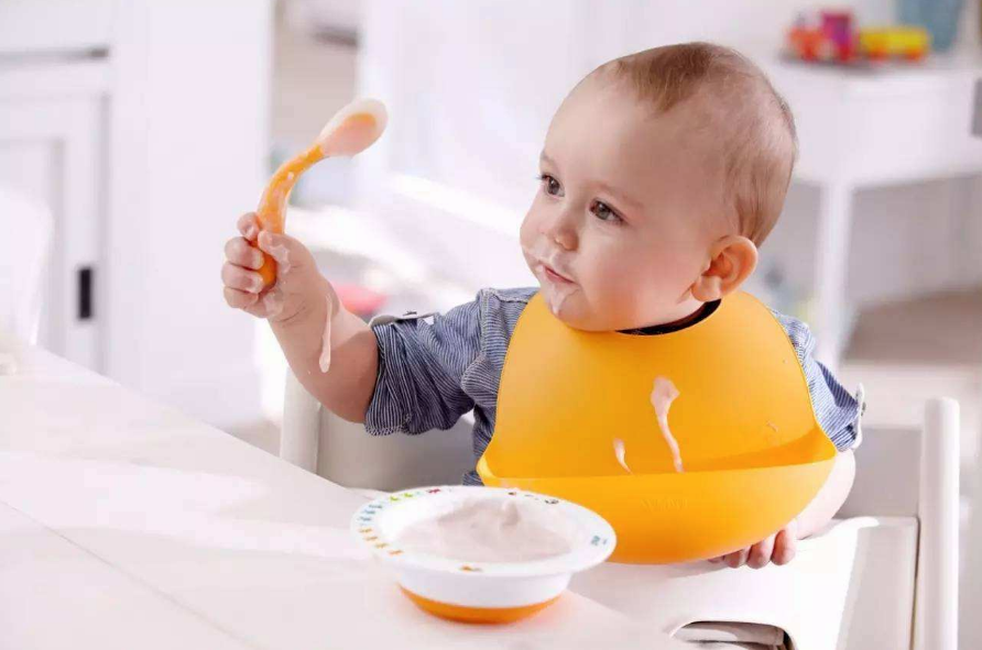 夏天如何避免寶寶吃雪糕冷飲拉肚子 2018寶寶吃冷飲腹瀉家長如何護理