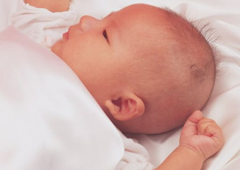 寶寶長痱子和濕疹有什么差別 長痱子和濕疹對比2018