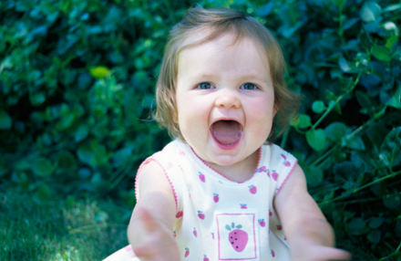 寶寶夏天曬傷了怎么辦 先緩解寶寶皮膚的灼熱感和疼痛感 寶寶夏天曬傷了怎么辦 先緩解寶寶皮膚的灼熱感和疼痛感