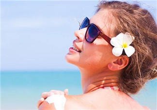 曬黑后一般多久能白回來 與皮膚的新陳代謝速度有關(guān)系 曬黑后一般多久能白回來 與皮膚的新陳代謝速度有關(guān)系