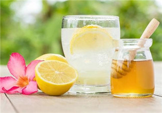 隔夜的檸檬水還可以喝嗎 喝檸檬水有什么注意事項2018