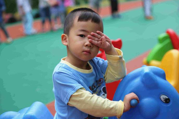 準備送孩子去幼兒園要做什么準備工作 如何搞定孩子不想去幼兒園的狀況 準備送孩子去幼兒園要做什么準備工作 如何搞定孩子不想去幼兒園的狀況