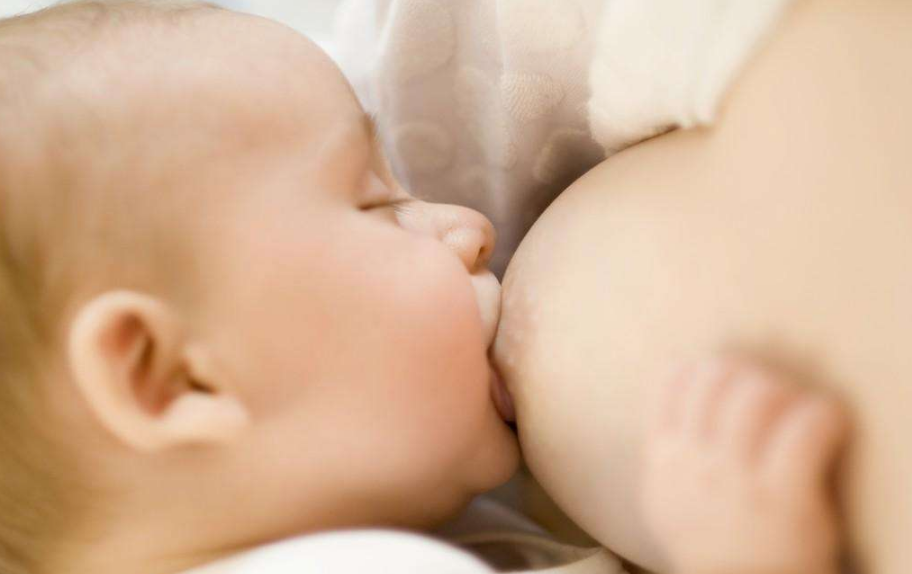 生完孩子胸部越來越小怎么辦 哺乳后乳房回縮如何恢復