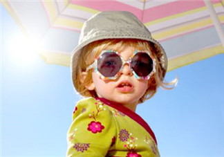 寶寶曬傷了怎么處理 寶寶曬傷后的護理方法