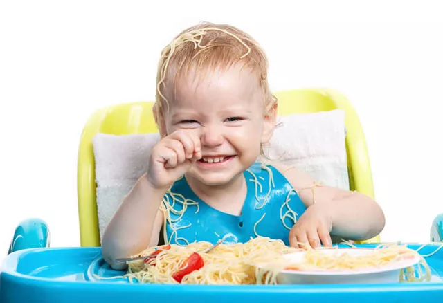 什么時候給孩子使用獨立餐具比較好 給孩子使用餐具最佳時間2018 什么時候給孩子使用獨立餐具比較好 給孩子使用餐具最佳時間2018