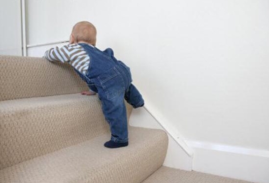 寶寶不愛學(xué)走路怎么辦 幫助寶寶學(xué)走路的小妙招2018 寶寶不愛學(xué)走路怎么辦 幫助寶寶學(xué)走路的小妙招2018