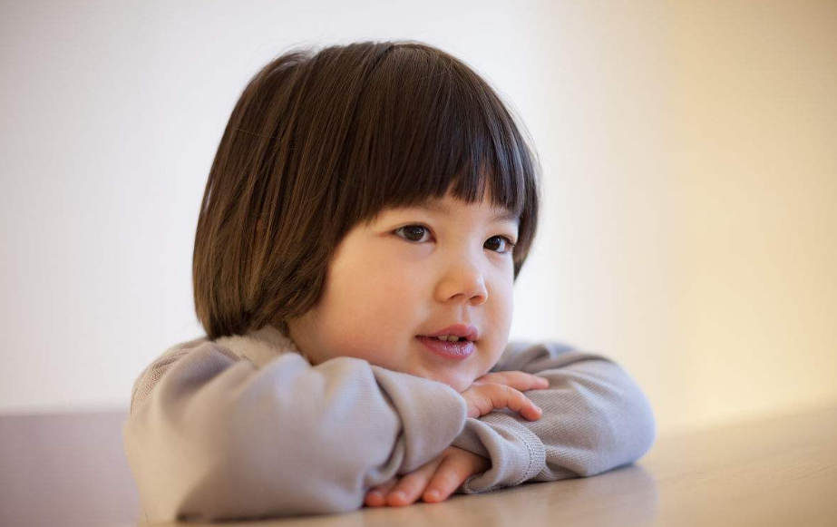 孩子小學(xué)的時(shí)候注意力不集中怎么辦 怎么提高孩子注意力2018 孩子小學(xué)的時(shí)候注意力不集中怎么辦 怎么提高孩子注意力2018