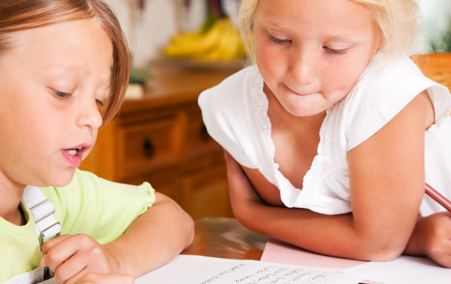 孩子小學(xué)的時(shí)候注意力不集中怎么辦 怎么提高孩子注意力2018 孩子小學(xué)的時(shí)候注意力不集中怎么辦 怎么提高孩子注意力2018