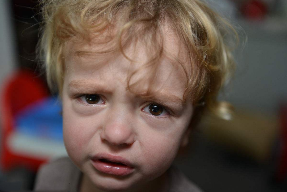孩子喜歡發脾氣鬧情緒怎么辦 怎么讓孩子管理好自己的情緒