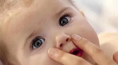 寶寶中暑怎么用十滴水2018 寶寶用十滴水洗澡可預(yù)防中暑嗎