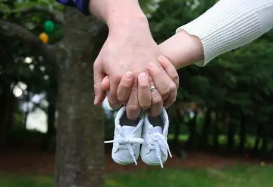 夏天寶寶什么時(shí)候要穿襪子 空調(diào)房里寶寶要穿襪子嗎2018