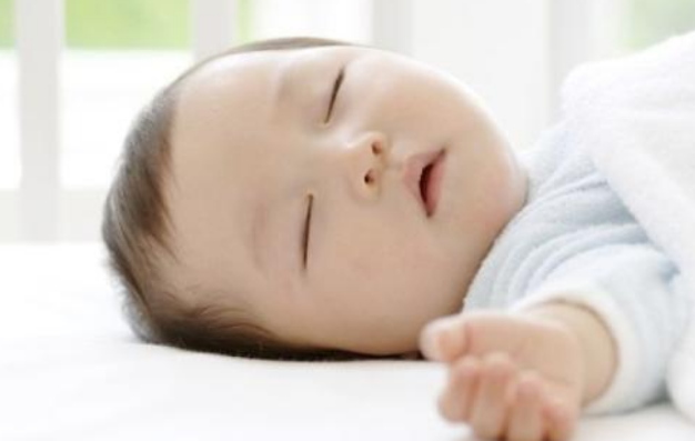 夏天寶寶什么時(shí)候要穿襪子 空調(diào)房里寶寶要穿襪子嗎2018