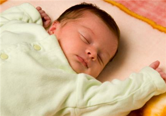 新生兒晚上愛哭鬧怎么回事 嬰兒睡覺哭鬧怎么辦2018 新生兒晚上愛哭鬧怎么回事 嬰兒睡覺哭鬧怎么辦2018