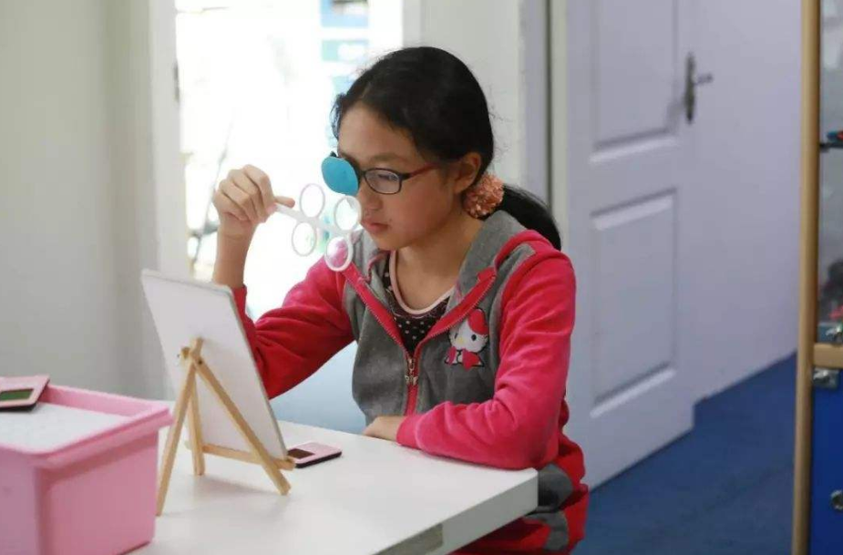 孩子玩手機看電視會導致近視嗎 怎么合理的預防近視眼2018 孩子玩手機看電視會導致近視嗎 怎么合理的預防近視眼2018