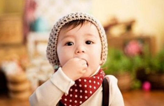 吃綜合維生素會(huì)葉酸過(guò)量嗎 懷孕怎么看吃葉酸有沒(méi)有超標(biāo)2018 吃綜合維生素會(huì)葉酸過(guò)量嗎 懷孕怎么看吃葉酸有沒(méi)有超標(biāo)2018