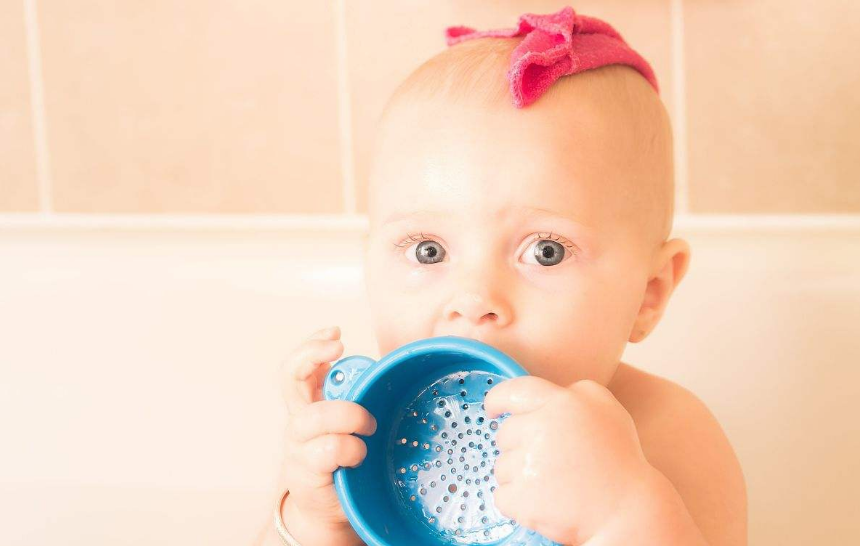 給寶寶洗臉搞笑的心情說說 給寶寶洗臉開心的感慨句子 給寶寶洗臉搞笑的心情說說 給寶寶洗臉開心的感慨句子