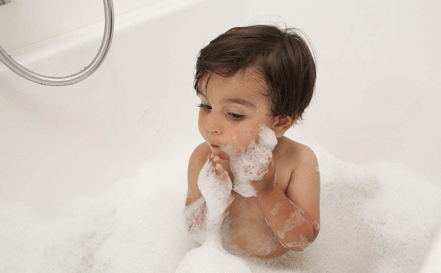 給寶寶洗臉搞笑的心情說說 給寶寶洗臉開心的感慨句子 給寶寶洗臉搞笑的心情說說 給寶寶洗臉開心的感慨句子