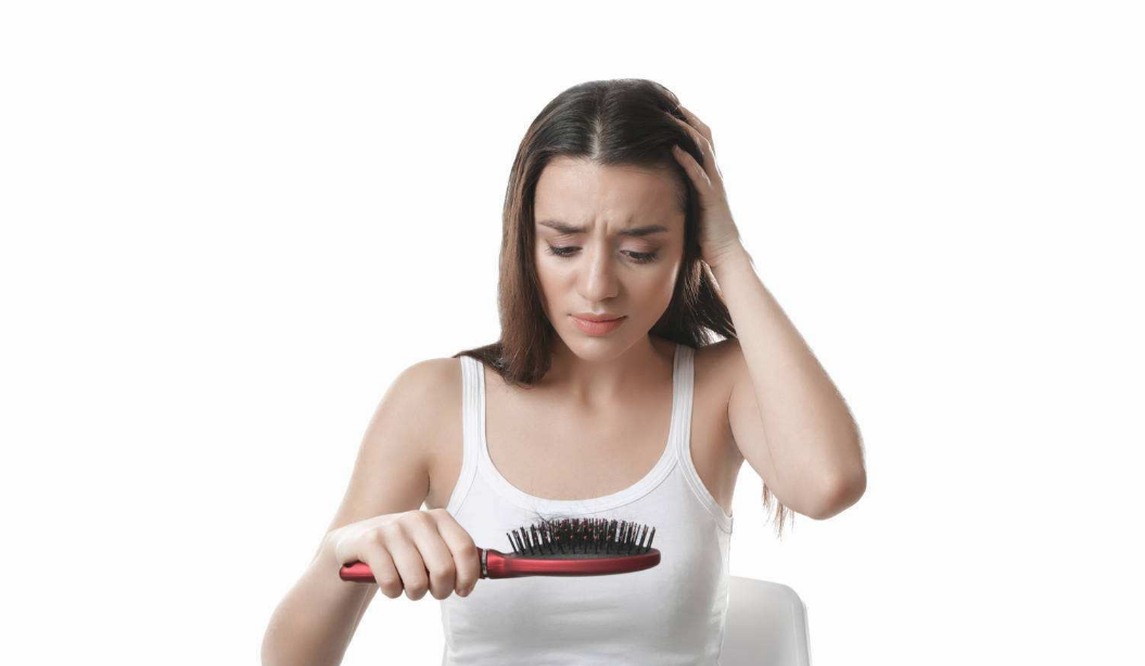 產(chǎn)后掉頭發(fā)嚴重用什么洗發(fā)水比較好 產(chǎn)后脫發(fā)的天然洗發(fā)水怎么選 