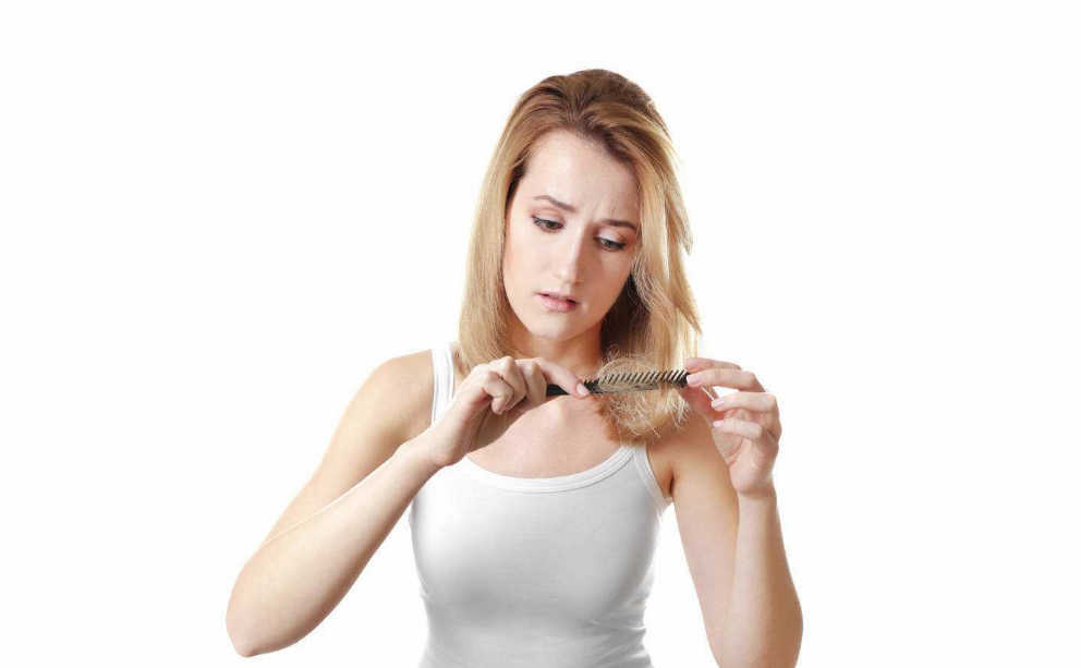 產(chǎn)后掉頭發(fā)嚴重用什么洗發(fā)水比較好 產(chǎn)后脫發(fā)的天然洗發(fā)水怎么選 