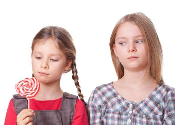 孩子嫉妒別人怎么辦好 怎么改變孩子嫉妒別人的心理2018