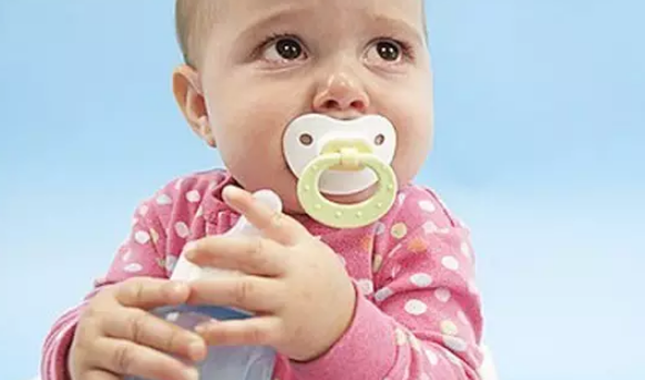 夏天給寶寶斷奶好嗎2018 夏天寶寶斷奶方法