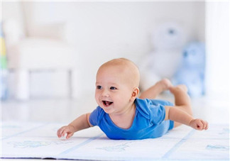 看著孩子成長的心情說說 陪伴孩子長大進(jìn)步的感慨句子