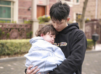 黃景瑜參加過的綜藝節目有哪些 鯨魚哥哥放開我北鼻3實力圈粉