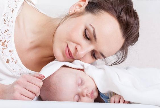 寶寶夏天睡覺(jué)可以開(kāi)空調(diào)嗎 夏天寶寶晚上睡覺(jué)時(shí)穿什么2018