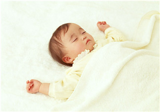 寶寶夏天睡覺(jué)可以開(kāi)空調(diào)嗎 夏天寶寶晚上睡覺(jué)時(shí)穿什么2018