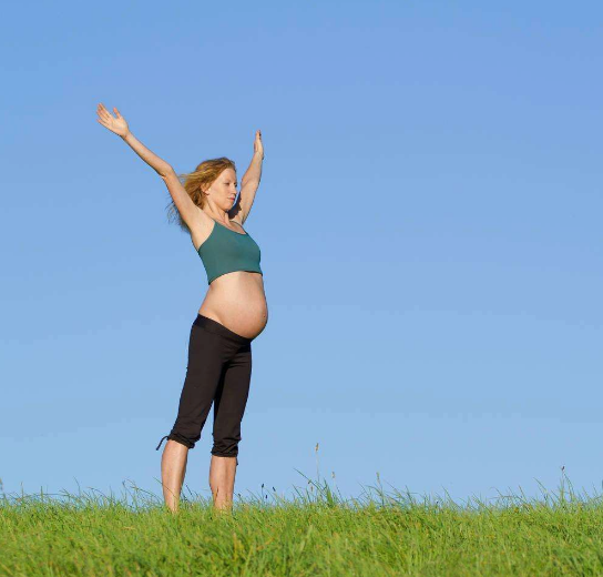 孕晚期腳部腫痛怎么辦 孕晚期穿什么鞋子舒緩腳步腫痛 孕晚期腳部腫痛怎么辦 孕晚期穿什么鞋子舒緩腳步腫痛