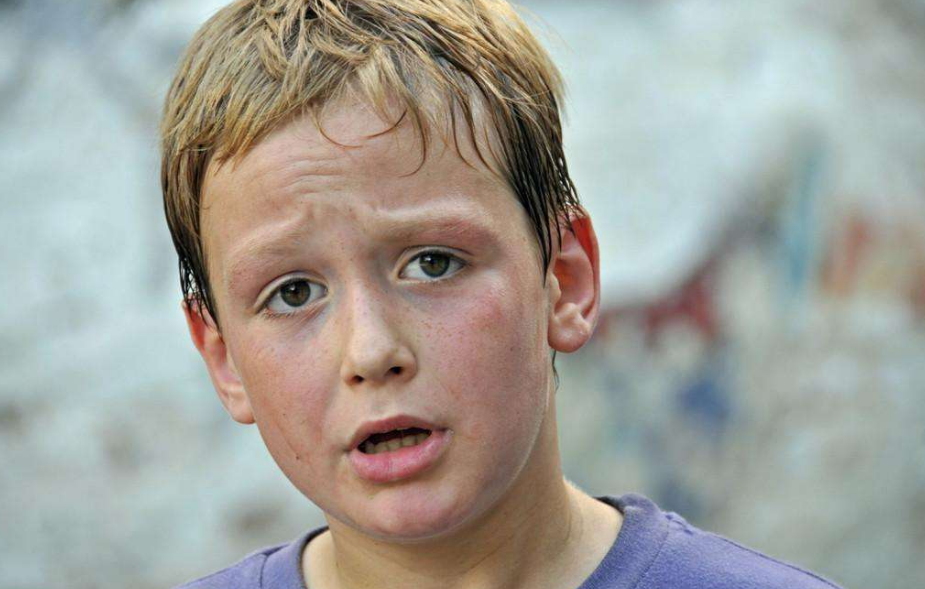 孩子特別容易出汗是什么原因?qū)е碌?孩子容易出汗是缺什么元素嗎