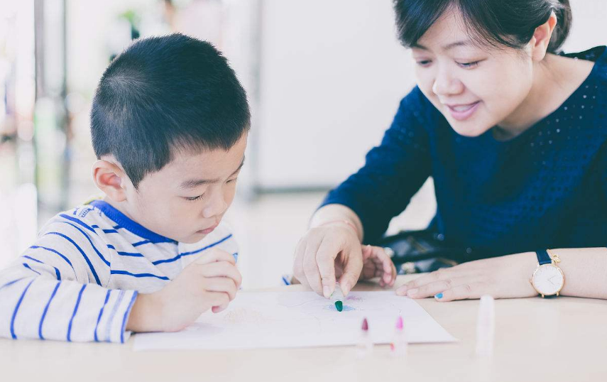 孩子畫畫很棒的說說 看到孩子畫畫畫得好心情說說2018 孩子畫畫很棒的說說 看到孩子畫畫畫得好心情說說2018