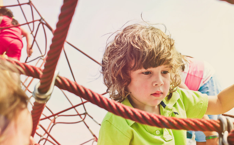 帶孩子去游樂場玩開心的心情說說 分享孩子在游樂場的句子短語 帶孩子去游樂場玩開心的心情說說 分享孩子在游樂場的句子短語