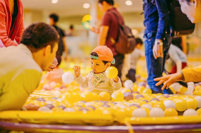帶孩子去游樂場玩開心的心情說說 分享孩子在游樂場的句子短語 帶孩子去游樂場玩開心的心情說說 分享孩子在游樂場的句子短語