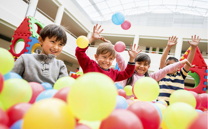 帶孩子去游樂場玩開心的心情說說 分享孩子在游樂場的句子短語 帶孩子去游樂場玩開心的心情說說 分享孩子在游樂場的句子短語