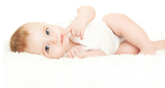 夏天寶寶吹空調要注意什么 從外面回家不能立即開空調