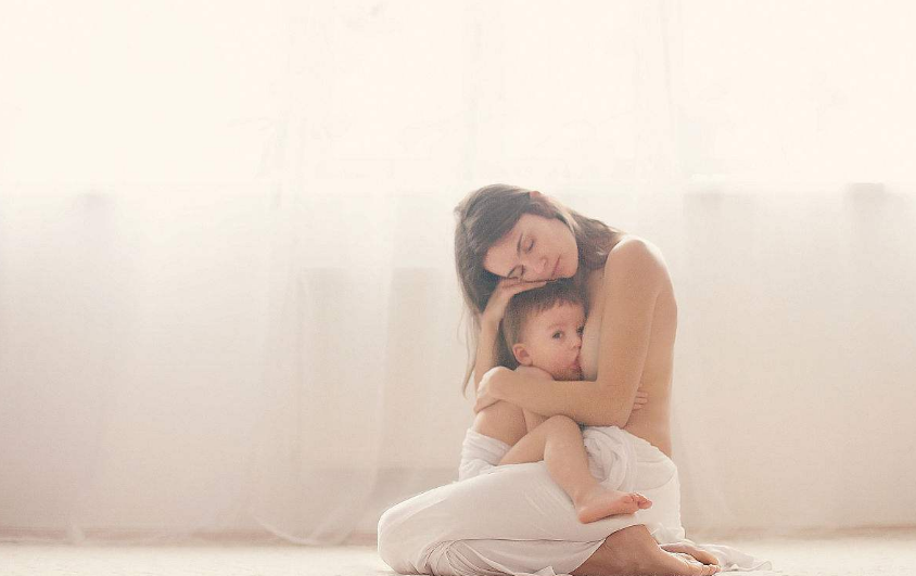 母乳媽媽喂奶得蕁麻疹怎么辦 母乳嗎嗎怎么改善蕁麻疹