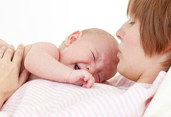 斷奶漲奶難受發朋友圈配文 寶寶斷奶媽媽漲奶難受的心情說說