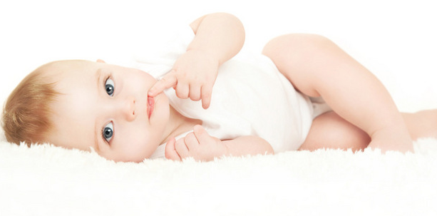 新生兒吃母乳拉肚子怎么辦 每次哺乳的時候減少一點哺乳量