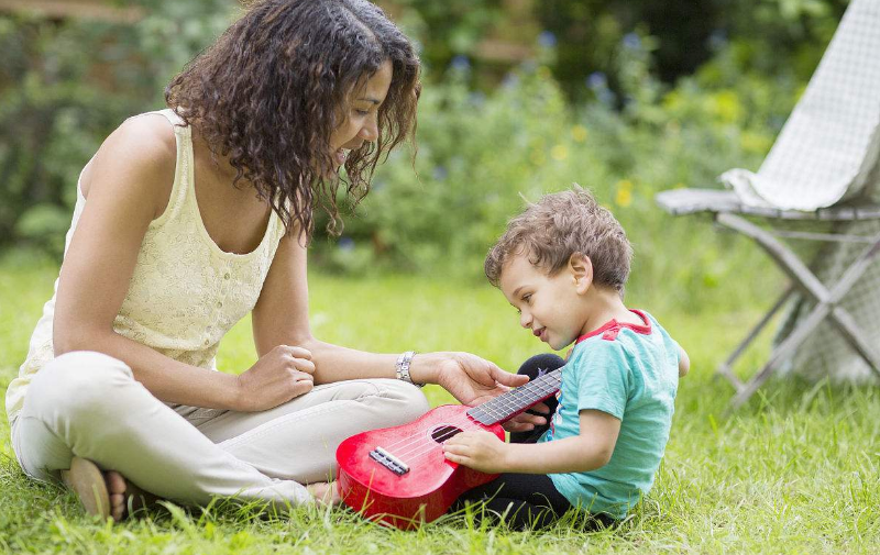 夏天帶孩子出游的心情說說 夏季與孩子度過美好的假期的句子短語 夏天帶孩子出游的心情說說 夏季與孩子度過美好的假期的句子短語